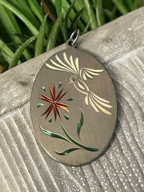 Heritage pewter Hummingbird Floral Oval Pendant in Multicolor on silvertone bale